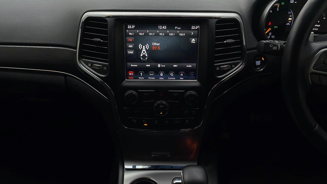 2017 Jeep Grand Cherokee Limited (4x4), Automatic, 135193 km, Center Console