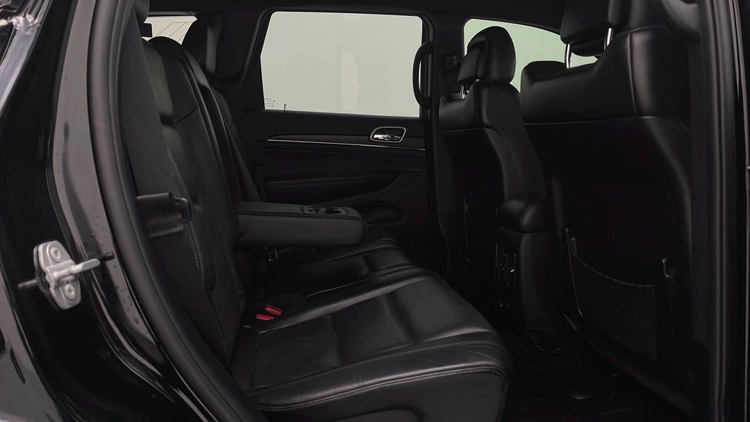 2017 Jeep Grand Cherokee Limited (4x4), Automatic, 135193 km, Right Side Rear Door Cabin View