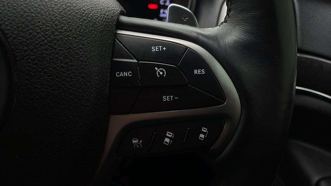 2017 Jeep Grand Cherokee Limited (4x4), Automatic, 135193 km, Cruise Control