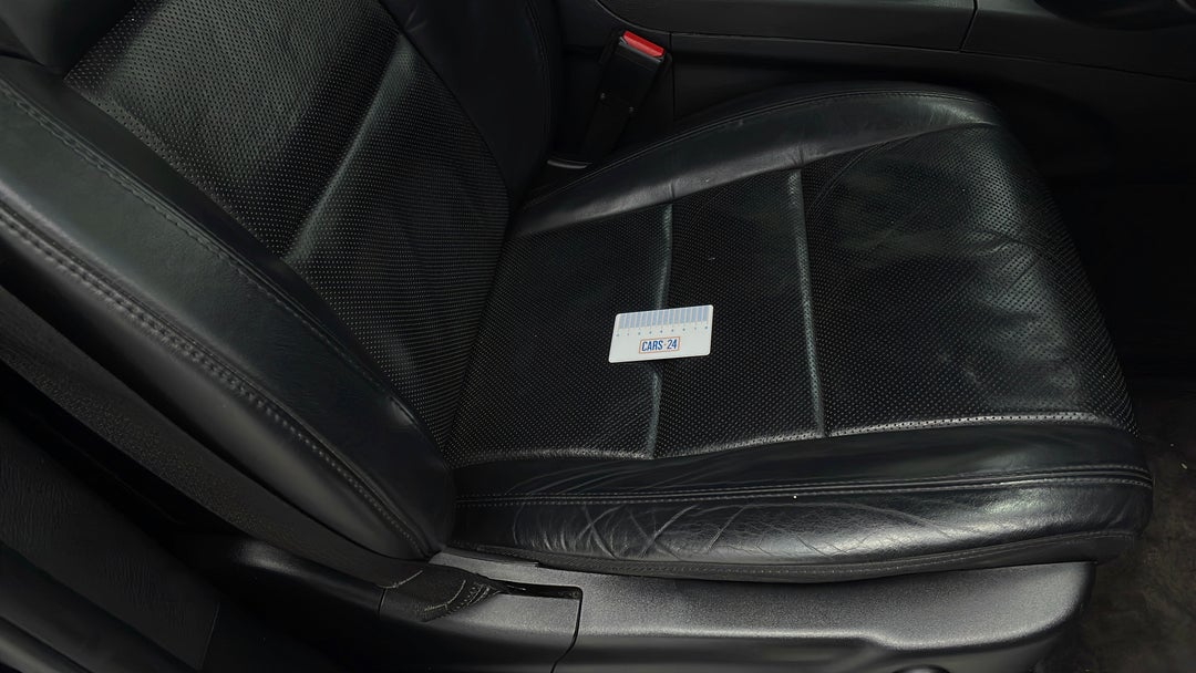 2017 Jeep Grand Cherokee Limited (4x4), Automatic, 135193 km, Seats Front RHS Wear