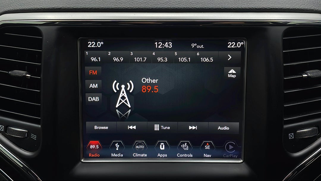 2017 Jeep Grand Cherokee Limited (4x4), Automatic, 135193 km, Infotainment System