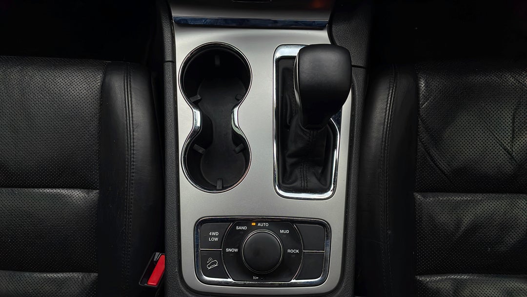 2017 Jeep Grand Cherokee Limited (4x4), Automatic, 135193 km, Gear Lever 