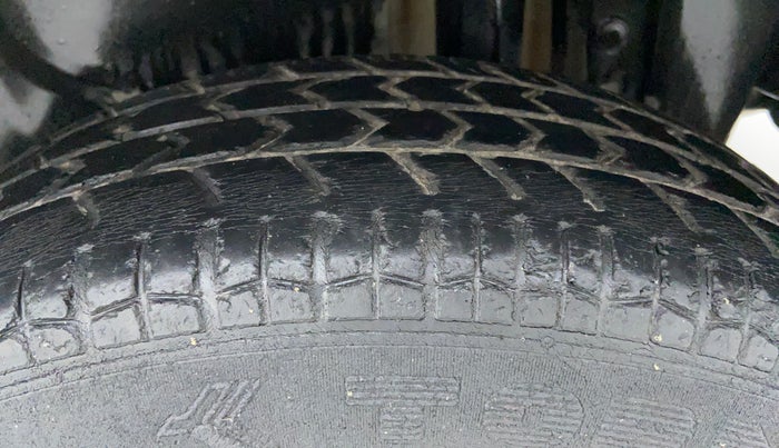 2013 Maruti Swift Dzire VXI, Petrol, Manual, 32,587 km, Left Rear Tyre Tread
