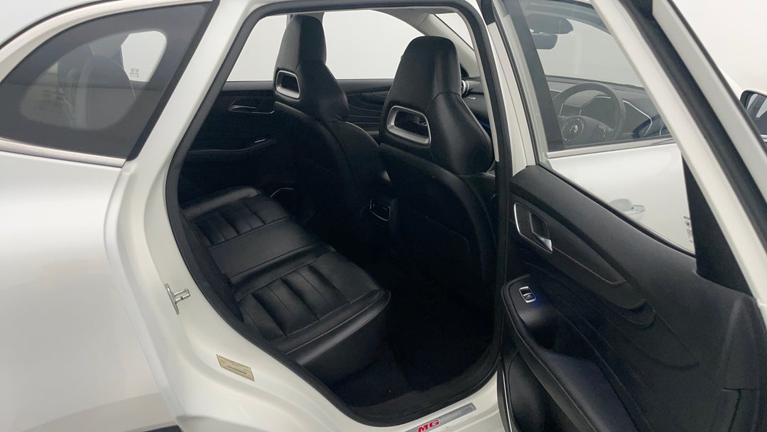 2020 MG HS Essence, Automatic, 83793 km, Right Side Rear Door Cabin View