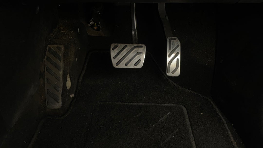 2020 MG HS Essence, Automatic, 83793 km, Pedals and Footmat