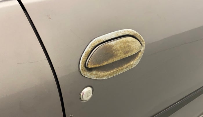 2018 Datsun Redi Go T(O) 1.0, Petrol, Manual, 26,193 km, Driver-side door - Chrome on handle has slight discoularation