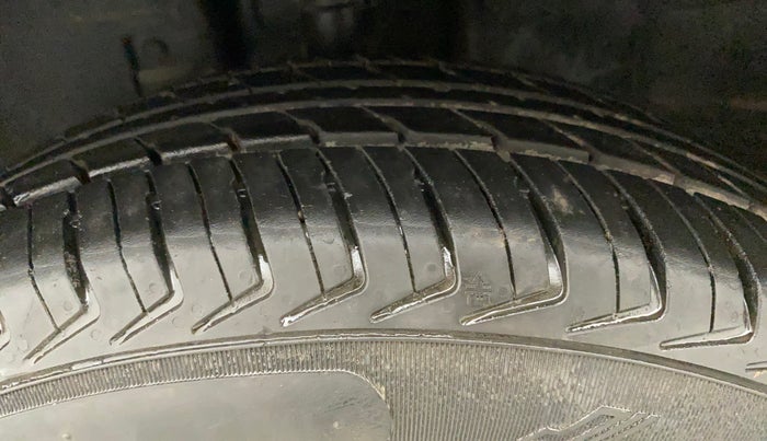 2018 Datsun Redi Go T(O) 1.0, Petrol, Manual, 26,193 km, Left Front Tyre Tread