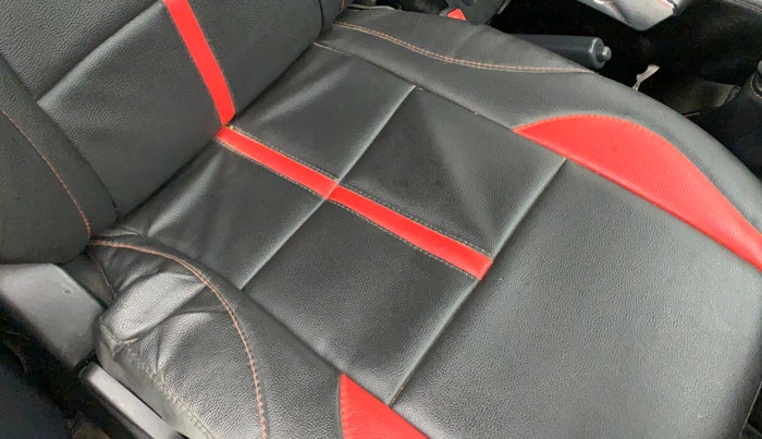 2018 Datsun Redi Go T(O) 1.0, Petrol, Manual, 26,193 km, Driver seat - Cover slightly torn