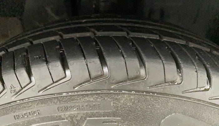 2018 Datsun Redi Go T(O) 1.0, Petrol, Manual, 26,193 km, Right Front Tyre Tread