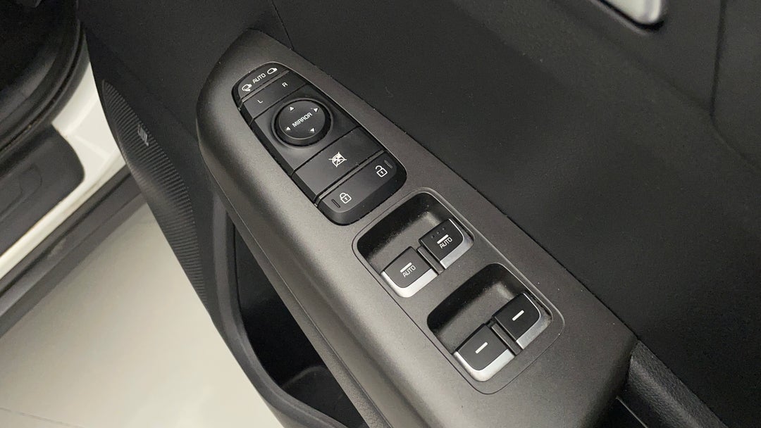 2019 Kia Sportage Si Premium (fwd), Automatic, 61911 km, Drivers Side Door Panel Controls