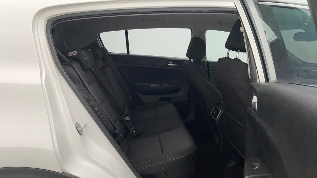 2019 Kia Sportage Si Premium (fwd), Automatic, 61911 km, Right Side Rear Door Cabin View