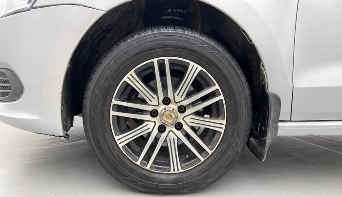 2011 Volkswagen Vento TRENDLINE PETROL, Petrol, Manual, 74,037 km, Left Front Wheel
