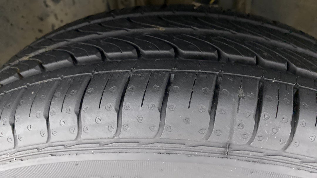 Left Front Tyre Tread