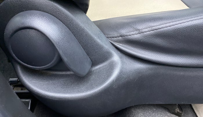 2015 Nissan Micra Active XV S, Petrol, Manual, 37,186 km, Driver Side Adjustment Panel