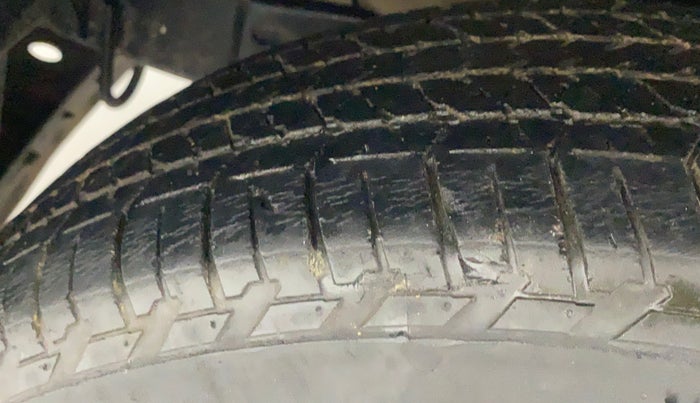 2018 Mahindra Scorpio S11 2WD, Diesel, Manual, 44,363 km, Left Front Tyre Tread