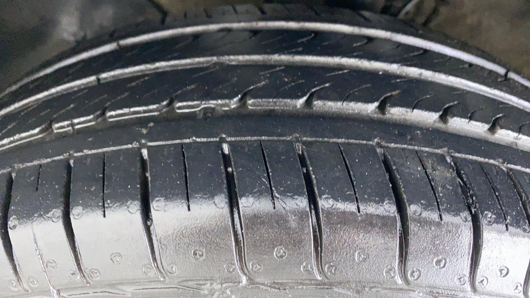 Left Front Tyre Tread