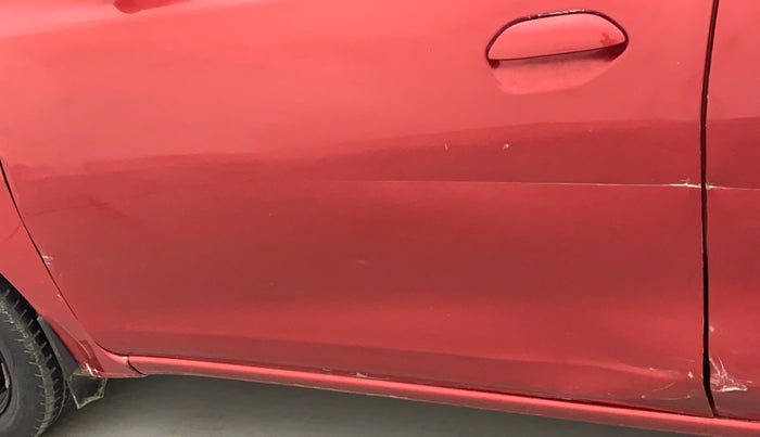2018 Datsun Go Plus T(O), CNG, Manual, 19,879 km, Front passenger door - Slightly dented