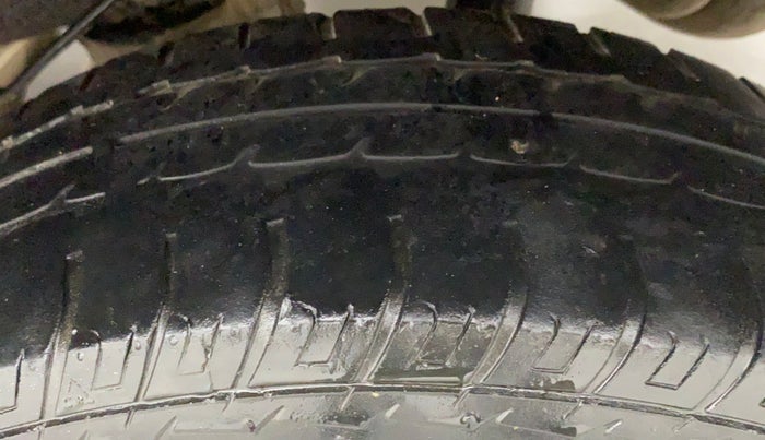 2018 Datsun Go Plus T(O), CNG, Manual, 19,879 km, Left Rear Tyre Tread