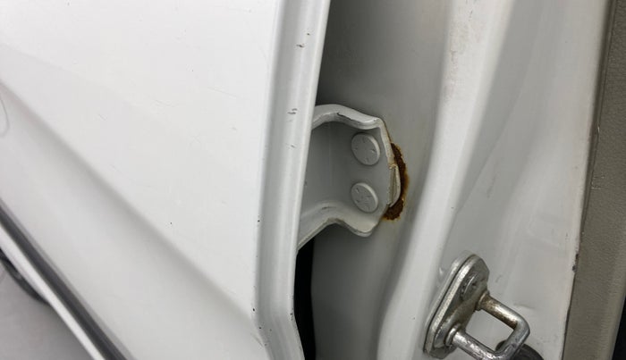 2017 Maruti Celerio VXI AMT, Petrol, Automatic, 1,20,703 km, Right B pillar - Slightly rusted