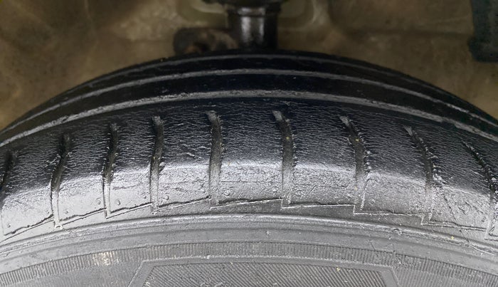 2017 Maruti Celerio VXI AMT, Petrol, Automatic, 1,20,703 km, Right Front Tyre Tread