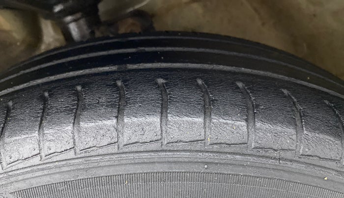 2017 Maruti Celerio VXI AMT, Petrol, Automatic, 1,20,703 km, Left Front Tyre Tread