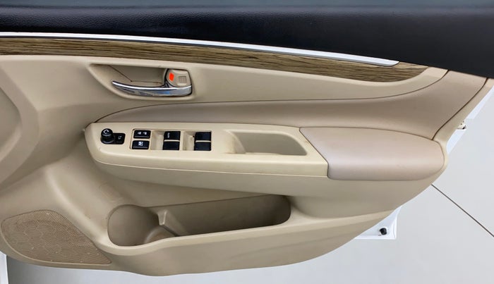 2018 Maruti Ciaz ALPHA DIESEL 1.3, Diesel, Manual, 1,02,633 km, Driver Side Door Panels Control
