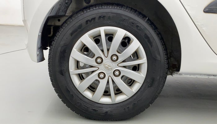 2014 Hyundai i10 SPORTZ 1.1 IRDE2, Petrol, Manual, 27,422 km, Right Rear Wheel