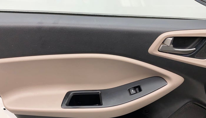 2015 Hyundai Elite i20 ASTA 1.2, Petrol, Manual, 99,831 km, Left front window switch / handle - Window making noise/ moving slow