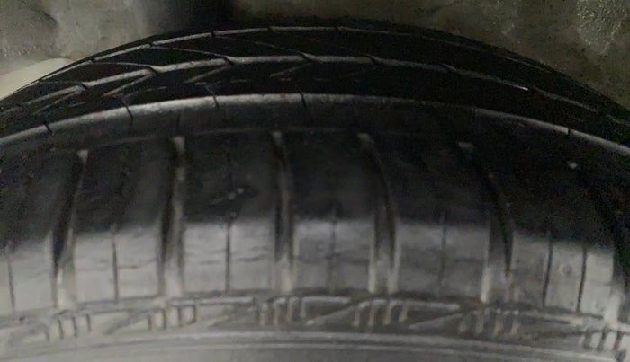 2014 Honda Amaze 1.2L I-VTEC E, Petrol, Manual, 33,860 km, Left Rear Tyre Tread