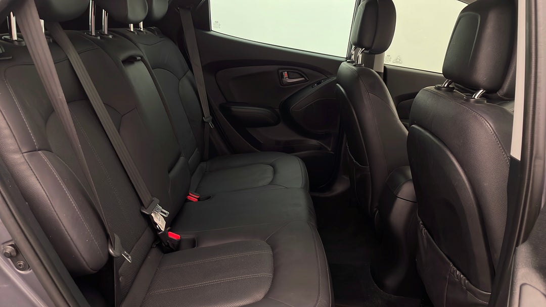 2015 Hyundai Ix35 Se (fwd), Automatic, 89300 km, Right Side Rear Door Cabin View