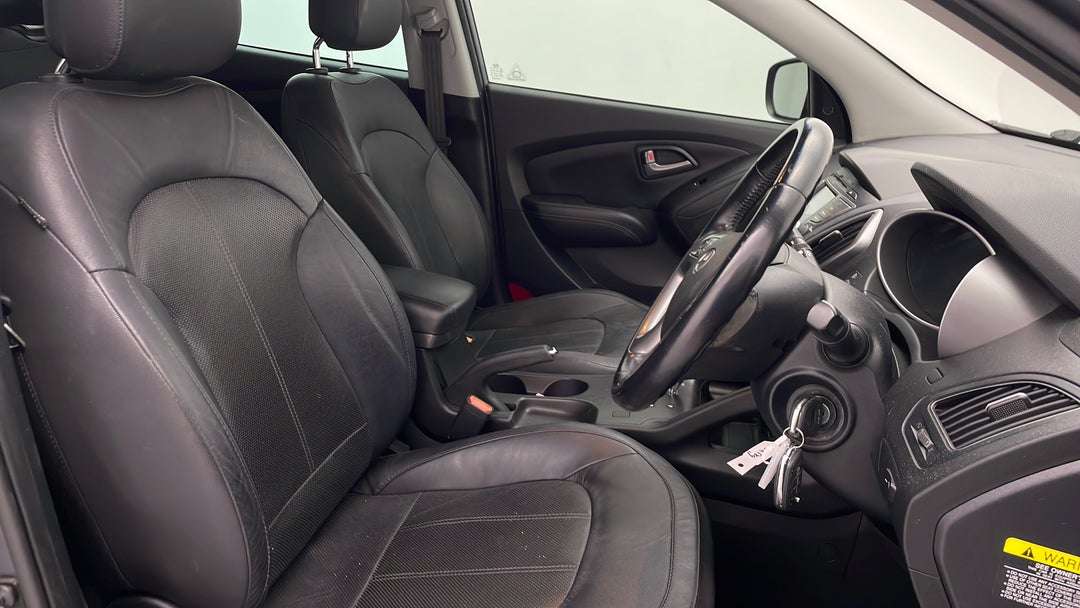 2015 Hyundai Ix35 Se (fwd), Automatic, 89300 km, Right Side Front Door Cabin View