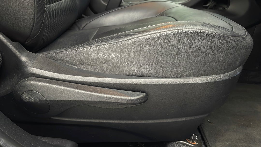 2015 Hyundai Ix35 Se (fwd), Automatic, 89300 km, Drivers Side Adjustment Panel