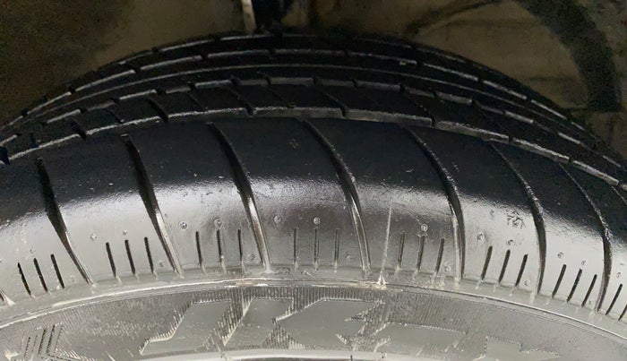 2019 Maruti XL6 ALPHA AT, Petrol, Automatic, 41,821 km, Right Front Tyre Tread