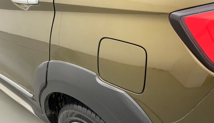 2019 Maruti XL6 ALPHA AT, Petrol, Automatic, 41,821 km, Left quarter panel - Minor scratches