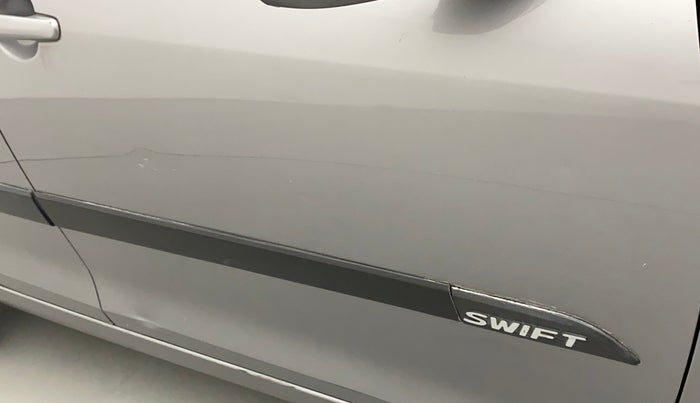 2014 Maruti Swift ZXI, Petrol, Manual, 84,654 km, Driver-side door - Paint has faded
