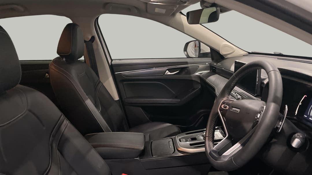 2023 GWM Haval Jolion Lux, Automatic, 23077 km, Right Side Front Door Cabin View