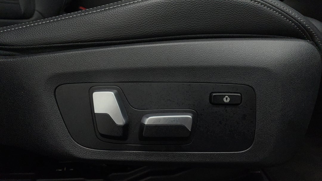 2020 BMW X3 Sdrive20i M Sport, Automatic, 70560 km, Drivers Side Adjustment Panel