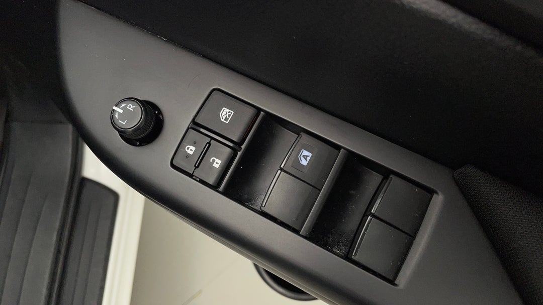 2019 Toyota Hilux Workmate, Automatic, 51659 km, Drivers Side Door Panel Controls