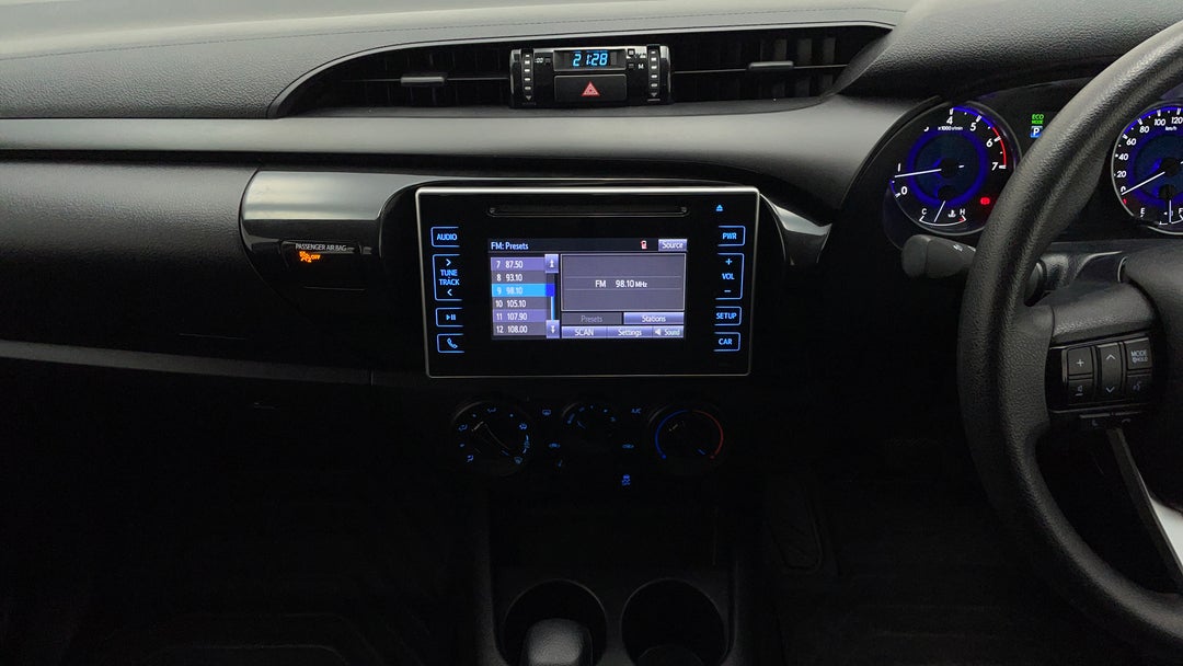 2019 Toyota Hilux Workmate, Automatic, 51659 km, Center Console