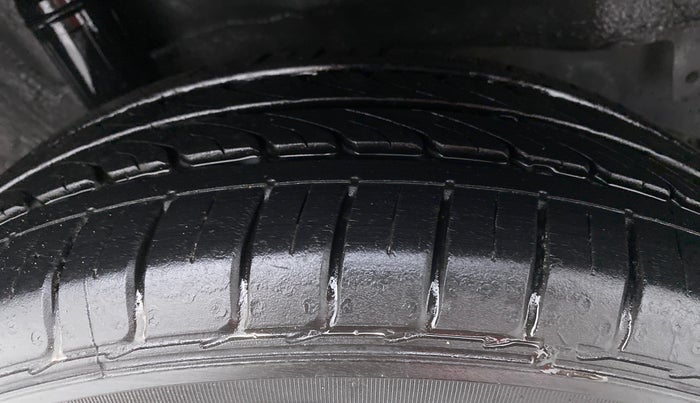 2017 Honda Jazz 1.2 V AT, Petrol, Automatic, 20,745 km, Right Rear Tyre Tread