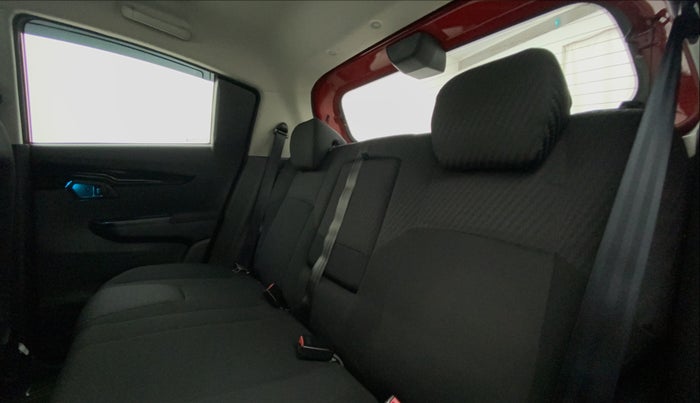 2018 Mahindra KUV 100 NXT K8 P 6 STR, Petrol, Manual, 9,342 km, Right Side Rear Door Cabin