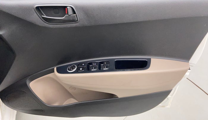 2016 Hyundai Grand i10 Magna 1.2 AT  VTVT, Petrol, Automatic, 54,606 km, Driver Side Door Panels Control