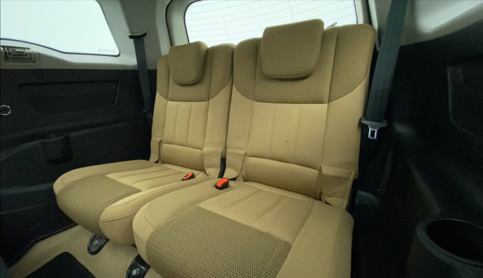 2019 Mahindra XUV500 W7 FWD, Diesel, Manual, 57,949 km, Third Seat Row ( optional )