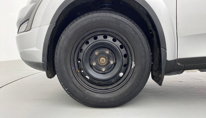 2019 Mahindra XUV500 W7 FWD, Diesel, Manual, 57,949 km, Left Front Wheel
