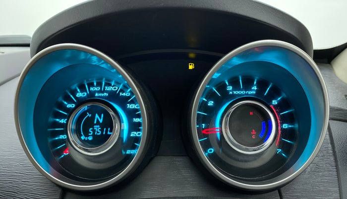2019 Mahindra XUV500 W7 FWD, Diesel, Manual, 57,949 km, Odometer Image