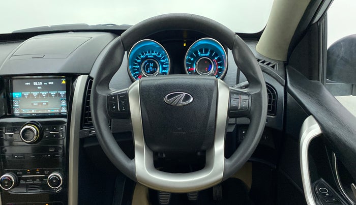 2019 Mahindra XUV500 W7 FWD, Diesel, Manual, 57,949 km, Steering Wheel Close Up