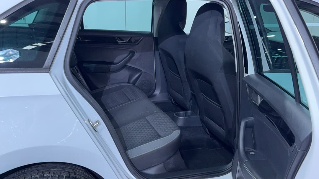 2018 SKODA Rapid Spaceback 92 Tsi, Automatic, 100615 km, Right Side Rear Door Cabin View