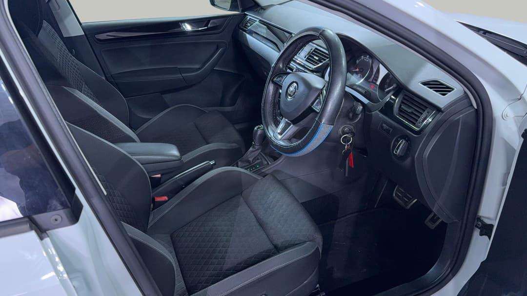 2018 SKODA Rapid Spaceback 92 Tsi, Automatic, 100615 km, Right Side Front Door Cabin View