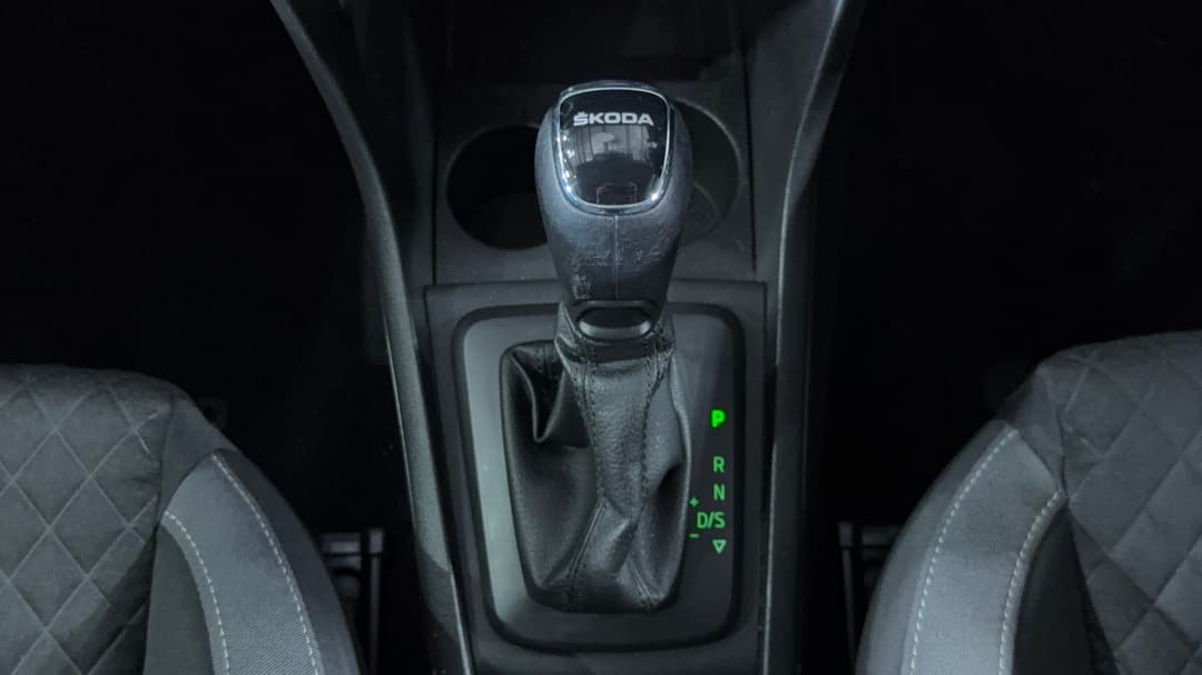 2018 SKODA Rapid Spaceback 92 Tsi, Automatic, 100615 km, Gear Lever 