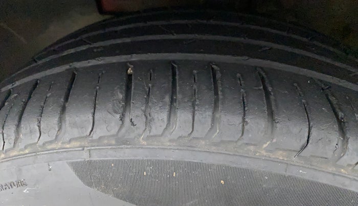 2019 Hyundai VENUE SX 1.0 (O) TURBO, Petrol, Manual, 16,383 km, Left Front Tyre Tread